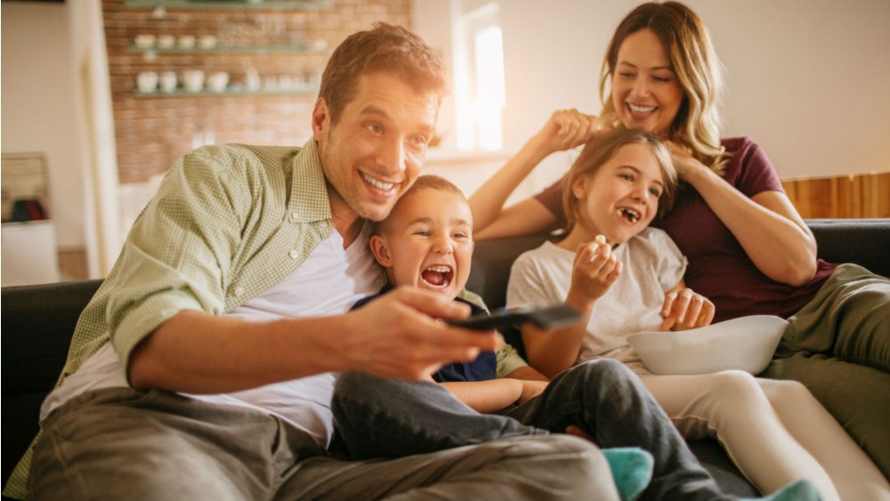 Tv, famille, abonnement iptv, smart iptv, chaînes, vod, films, séries, foot